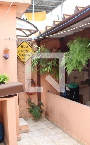 Casa à venda com 250m², 2 quartos e 2 vagasQuintal