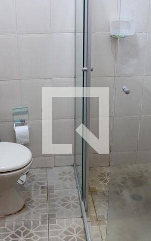 Casa à venda com 250m², 2 quartos e 2 vagasBanheiro da Suíte