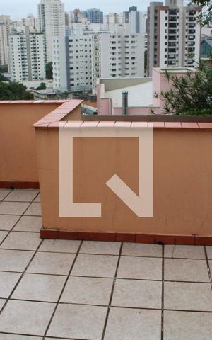 Casa à venda com 250m², 2 quartos e 2 vagasSacada quarto suíte