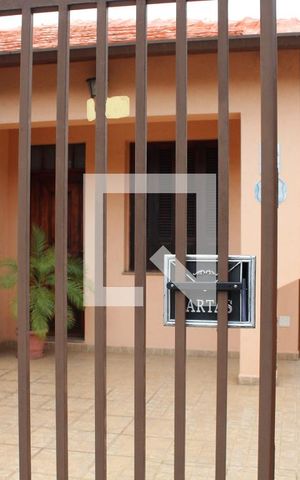 Casa à venda com 250m², 2 quartos e 2 vagasGaragem