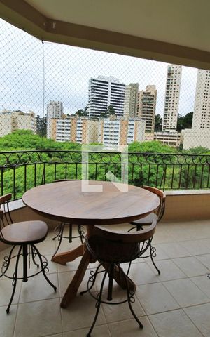 Apartamento à venda com 152m², 4 quartos e 4 vagas Apartamento à venda com 152m², 4 quartos e 4 vagasVaranda da Sala