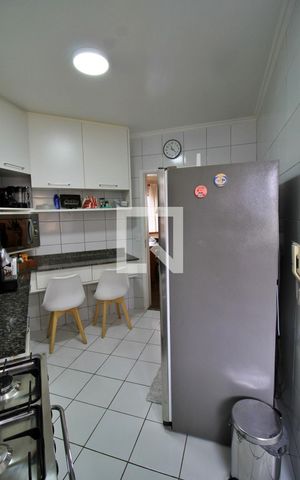 Apartamento à venda com 152m², 4 quartos e 4 vagas Apartamento à venda com 152m², 4 quartos e 4 vagasCozinha