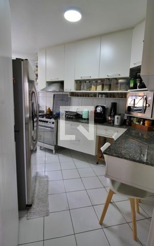Apartamento à venda com 152m², 4 quartos e 4 vagas Apartamento à venda com 152m², 4 quartos e 4 vagasCozinha