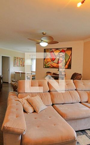 Apartamento à venda com 152m², 4 quartos e 4 vagas Apartamento à venda com 152m², 4 quartos e 4 vagasSala