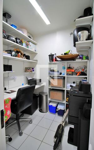 Apartamento à venda com 152m², 4 quartos e 4 vagas Apartamento à venda com 152m², 4 quartos e 4 vagasQuarto de Serviço