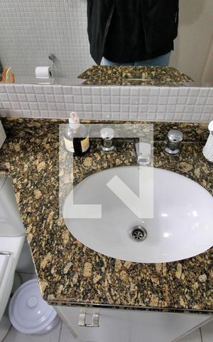 Apartamento à venda com 152m², 4 quartos e 4 vagas Apartamento à venda com 152m², 4 quartos e 4 vagasBanheiro
