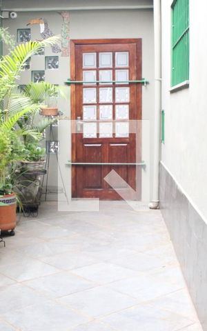 Casa à venda com 180m², 4 quartos e 3 vagasÁrea externa - Corredor Lateral