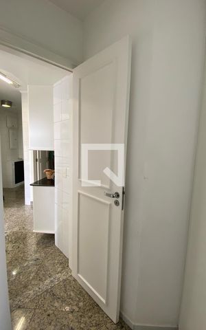 Apartamento à venda com 196m², 3 quartos e 3 vagasBanheiro - Área de Serviço