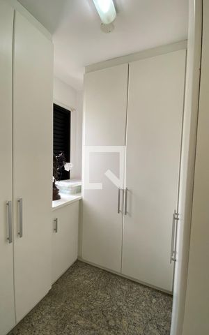Apartamento à venda com 196m², 3 quartos e 3 vagasQuarto  - Área de Serviço