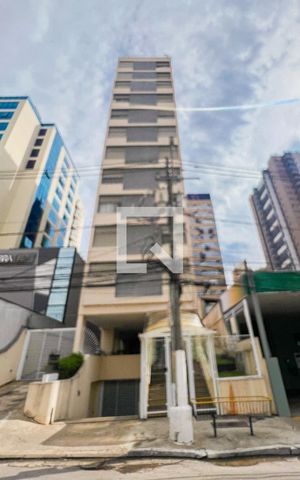 Apartamento para alugar com 45m², 1 quarto e sem vaga Apartamento para alugar com 45m², 1 quarto e sem vagaFachada