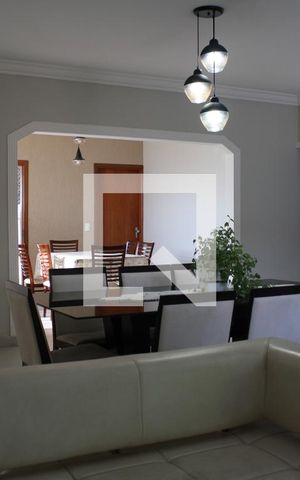 Casa à venda com 337m², 3 quartos e 5 vagasSala de jantar