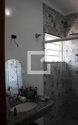 Casa à venda com 337m², 3 quartos e 5 vagasBanheiro suite 1