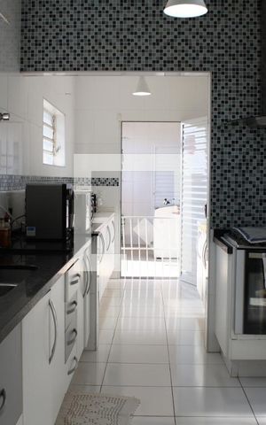 Casa à venda com 337m², 3 quartos e 5 vagasCozinha