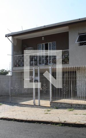 Casa à venda com 337m², 3 quartos e 5 vagasFachada