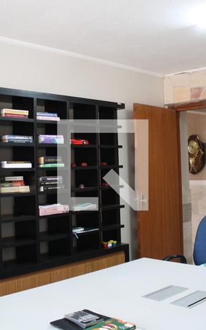 Casa à venda com 337m², 3 quartos e 5 vagasEscritório