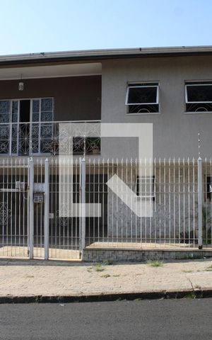 Casa à venda com 337m², 3 quartos e 5 vagasFachada