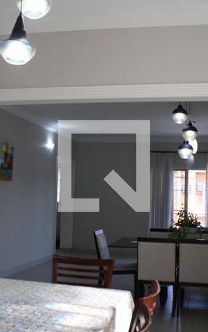 Casa à venda com 337m², 3 quartos e 5 vagasSala de jantar 2