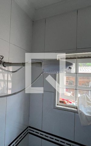 Casa à venda com 200m², 4 quartos e sem vagaChuveiro