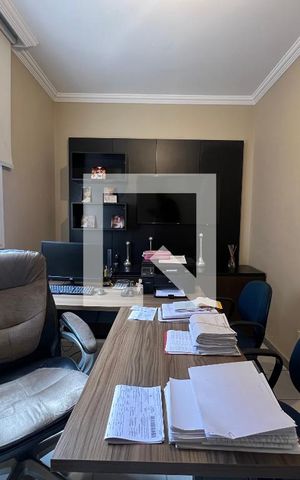 Casa à venda com 200m², 4 quartos e sem vagaEscritório