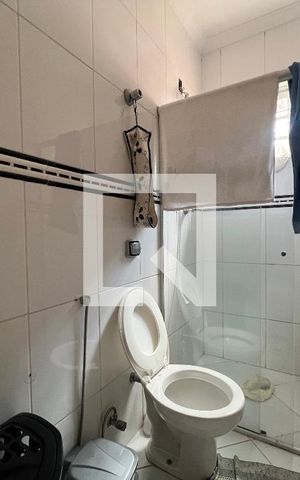 Casa à venda com 200m², 4 quartos e sem vagaBanheiro