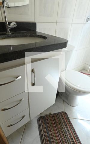 Casa para alugar com 370m², 3 quartos e 1 vaga Casa para alugar com 370m², 3 quartos e 1 vagaBanheiro