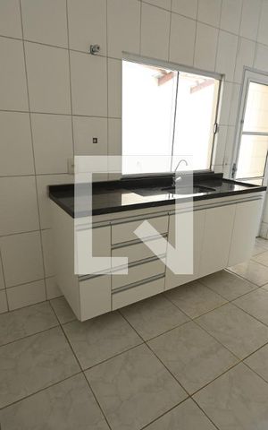 Casa para alugar com 370m², 3 quartos e 1 vaga Casa para alugar com 370m², 3 quartos e 1 vagaCozinha