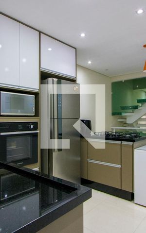 Casa à venda com 143m², 2 quartos e 3 vagas Casa à venda com 143m², 2 quartos e 3 vagasCozinha
