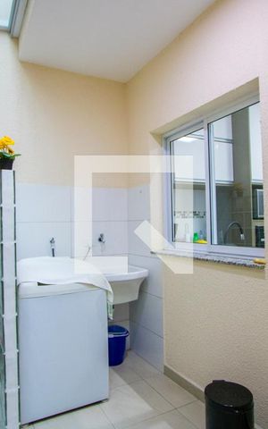 Casa à venda com 143m², 2 quartos e 3 vagas Casa à venda com 143m², 2 quartos e 3 vagasÁrea de serviço