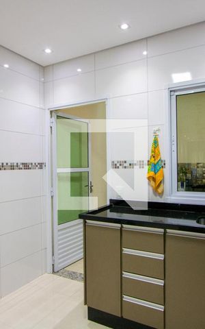 Casa à venda com 143m², 2 quartos e 3 vagas Casa à venda com 143m², 2 quartos e 3 vagasCozinha
