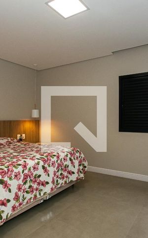 Casa à venda com 320m², 5 quartos e 5 vagasSuíte 1