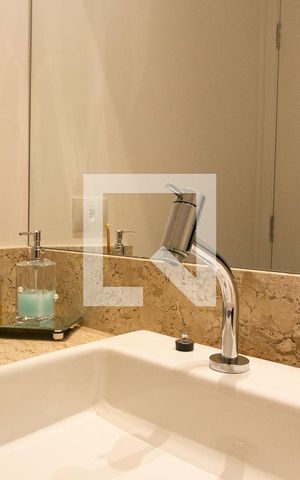 Casa à venda com 320m², 5 quartos e 5 vagasLavabo