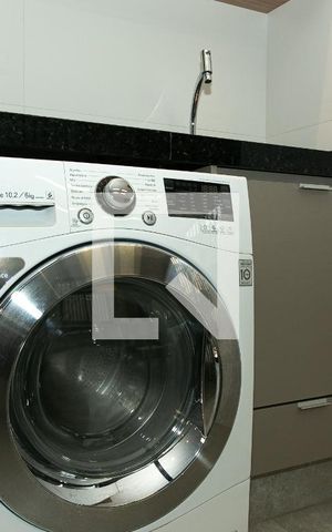 Casa à venda com 320m², 5 quartos e 5 vagasÁrea de Serviço