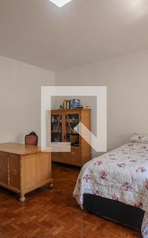 Casa à venda com 300m², 5 quartos e 4 vagas Casa à venda com 300m², 5 quartos e 4 vagasSuite 1