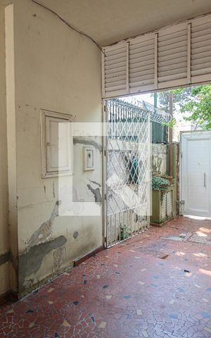 Casa à venda com 300m², 5 quartos e 4 vagas Casa à venda com 300m², 5 quartos e 4 vagasGaragem