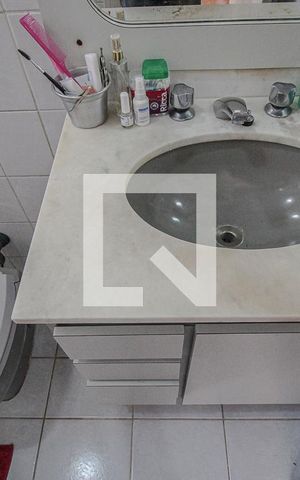 Casa à venda com 300m², 5 quartos e 4 vagas Casa à venda com 300m², 5 quartos e 4 vagasBanheiro da Suíte 1