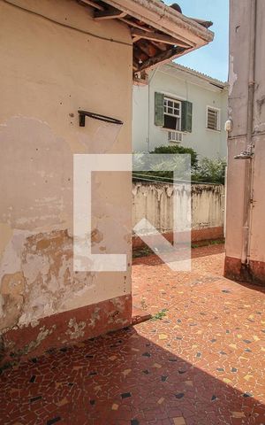 Casa à venda com 300m², 5 quartos e 4 vagas Casa à venda com 300m², 5 quartos e 4 vagasQuintal