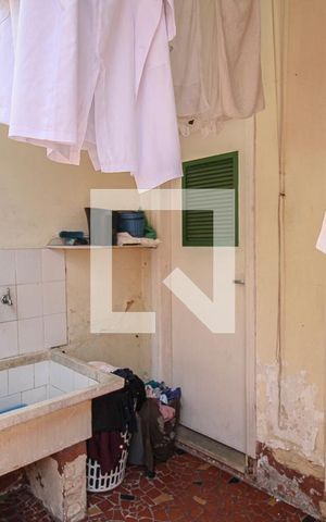 Casa à venda com 300m², 5 quartos e 4 vagas Casa à venda com 300m², 5 quartos e 4 vagasÁrea de Serviço