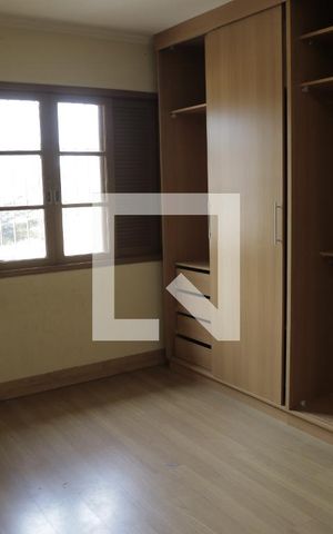 Casa à venda com 375m², 6 quartos e 3 vagasQuarto 1