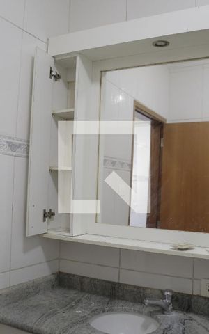 Casa à venda com 375m², 6 quartos e 3 vagasBanheiro 2