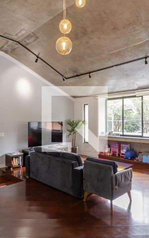 Casa à venda com 261m², 3 quartos e 5 vagas Casa à venda com 261m², 3 quartos e 5 vagasSala