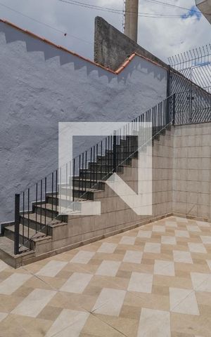 Casa à venda com 500m², 2 quartos e 6 vagas Casa à venda com 500m², 2 quartos e 6 vagasQuintal