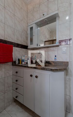 Casa à venda com 500m², 2 quartos e 6 vagas Casa à venda com 500m², 2 quartos e 6 vagasBanheiro