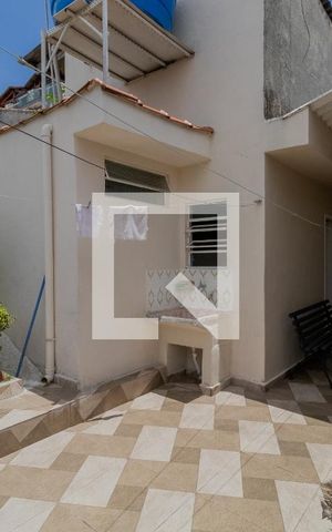 Casa à venda com 500m², 2 quartos e 6 vagas Casa à venda com 500m², 2 quartos e 6 vagasQuintal