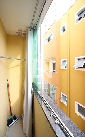 Apartamento para alugar com 90m², 2 quartos e 2 vagasQuarto 2 Sacada 