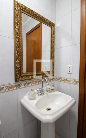 Casa à venda com 247m², 4 quartos e 2 vagas Casa à venda com 247m², 4 quartos e 2 vagasLavabo da Sala