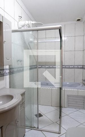 Casa à venda com 247m², 4 quartos e 2 vagas Casa à venda com 247m², 4 quartos e 2 vagasBanheiro da Suíte