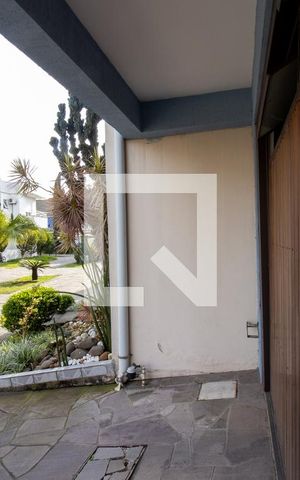 Casa à venda com 247m², 4 quartos e 2 vagas Casa à venda com 247m², 4 quartos e 2 vagasPlaca