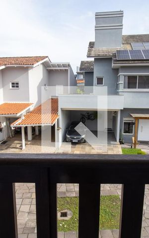Casa à venda com 247m², 4 quartos e 2 vagas Casa à venda com 247m², 4 quartos e 2 vagasSacada