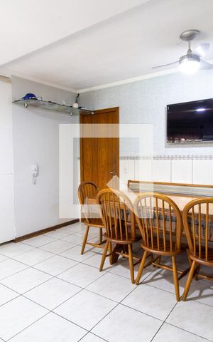 Casa à venda com 247m², 4 quartos e 2 vagas Casa à venda com 247m², 4 quartos e 2 vagasCozinha