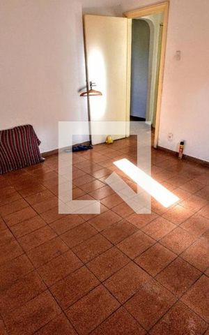 Casa à venda com 79m², 5 quartos e 2 vagas